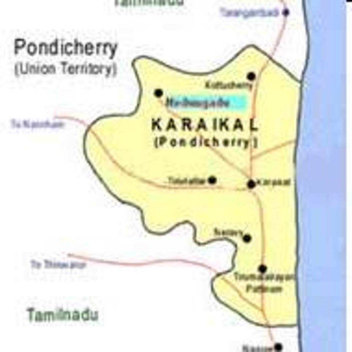 சிகிச்சையின்றி ஒருவர் மரணம்: காரைக்காலில் சாலைமறியல்; பேச்சுவார்த்தைக்கு அதிகாரிகள் யாருமில்லை!