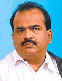 பன்னீர்செல்வம் அணியின் எந்த நிபந்தனையும் எங்களை கட்டுப்படுத்த முடியாது: நாஞ்சில் சம்பத்