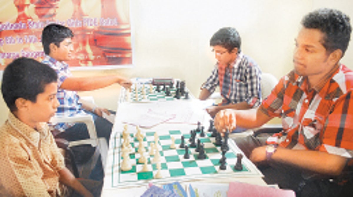 மாநில செஸ்: கோவை கிரிமேன் முன்னிலை