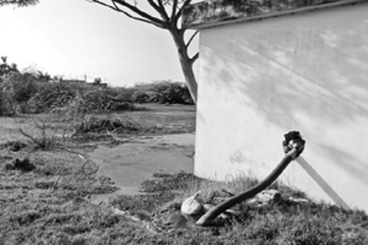 அடிப்படை வசதிகளின்றி எம்.ஜி.ஆர். கனவு நகரம்