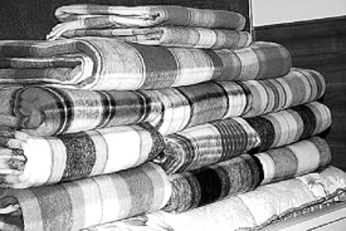 கடும் குளிரால் கம்பளி ஆடை விலை அதிகரிப்பு !