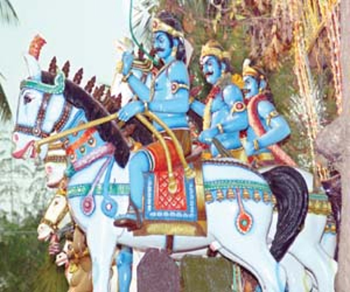 ஸ்ரீ ஆயிரம் அரிவாள் கோட்டை கருப்பணசாமி!