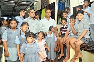 கால் சட்டை எது, மேல் சட்டை எது என்று தெரியாது!