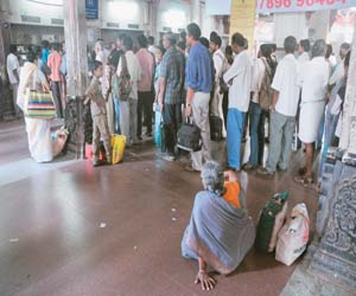 எழும்பூர் ரயில் நிலையத்தில் கூடுதல் கவுன்ட்டர்கள் திறக்க கோரிக்கை