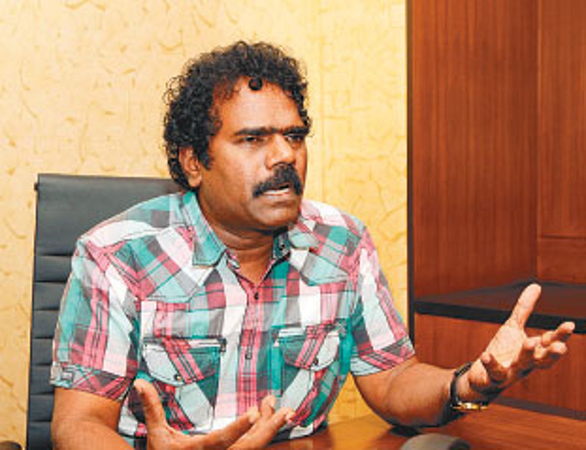 சுனாமியைவிட "தானே'தான் பேரிழப்பு!: தங்கர் பச்சான்