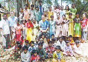 ஆதரவற்ற குழந்தைகளுக்கு அரவணைப்பு!