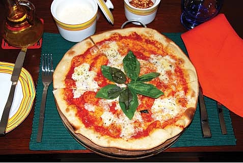 இத்தாலி பீட்ஸô... இழுக்குது பாஸ்டா!