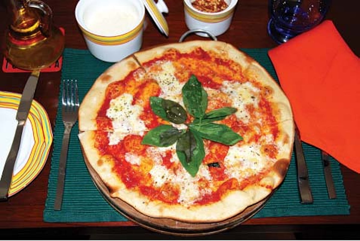 இத்தாலி பீட்ஸô... இழுக்குது பாஸ்டா!