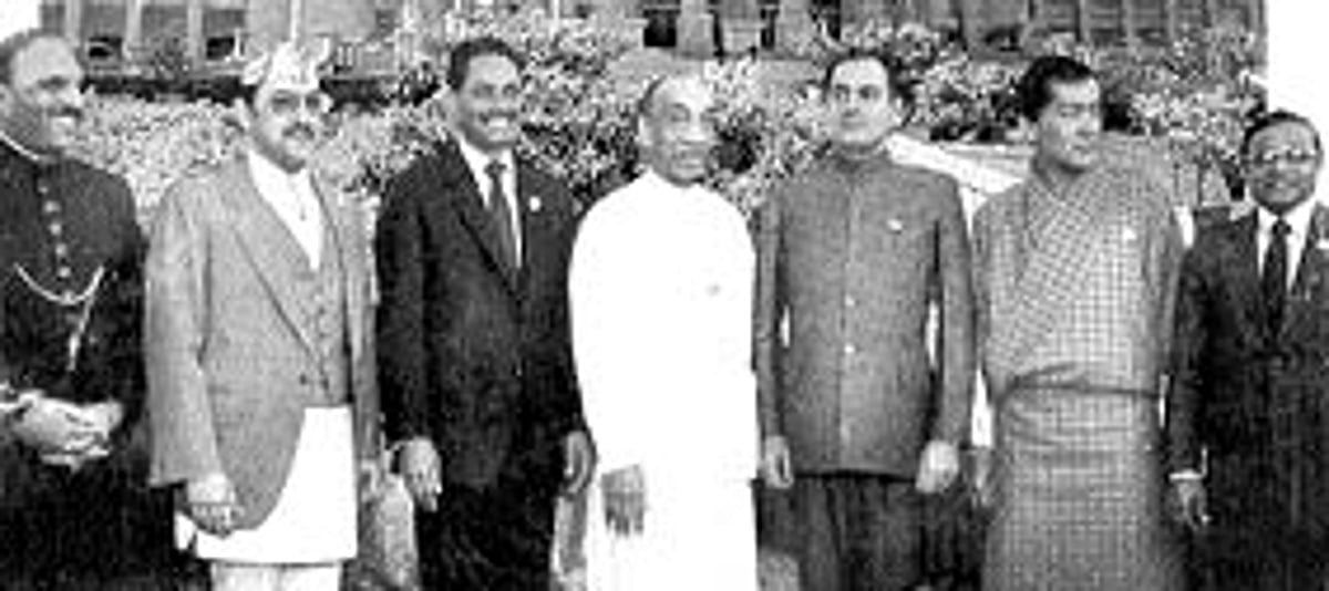 ஈழத் தமிழரின் போராட்ட வரலாறு -77: சார்க் மாநாடும் விடுதலைப்புலிகளின் ஆயுதப் பறிப்பும்!