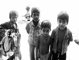 நாடோடிக் குடும்பத்தினரின் வாரிசுகளுக்கு கல்வி கிடைக்குமா?