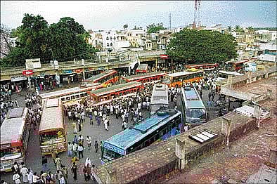 இடநெருக்கடி சிக்கலில் கள்ளக்குறிச்சி பஸ் நிலையம்