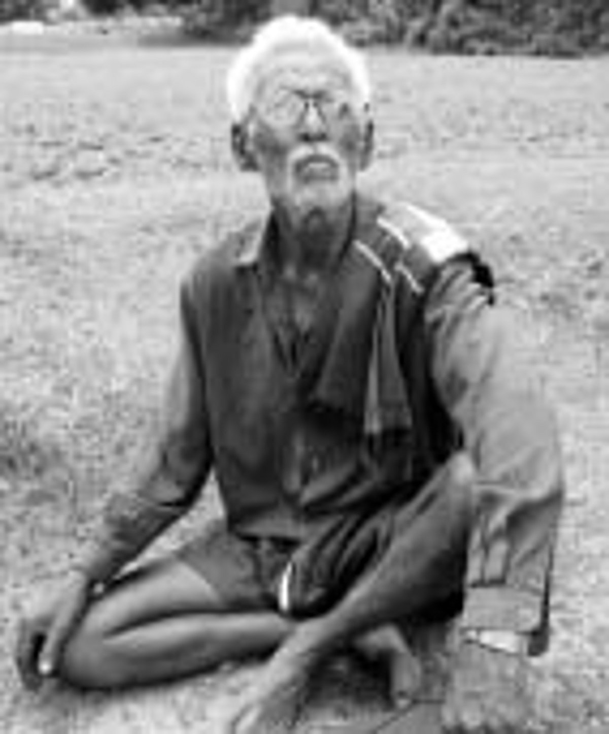 அரசின் 2 ஏக்கர் நிலம் பெற போராடும் தியாகியின் பேரன்!