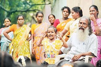 பரிசுக் கதை: கண்ணிரண்டும் விற்றுச் சித்திரம் வாங்கினால்...