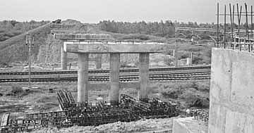 அரியலூர் புறவழிச் சாலையில் ரயில்வே மேம்பாலப் பணிகள் விரைவுப்படுத்தப்படுமா?