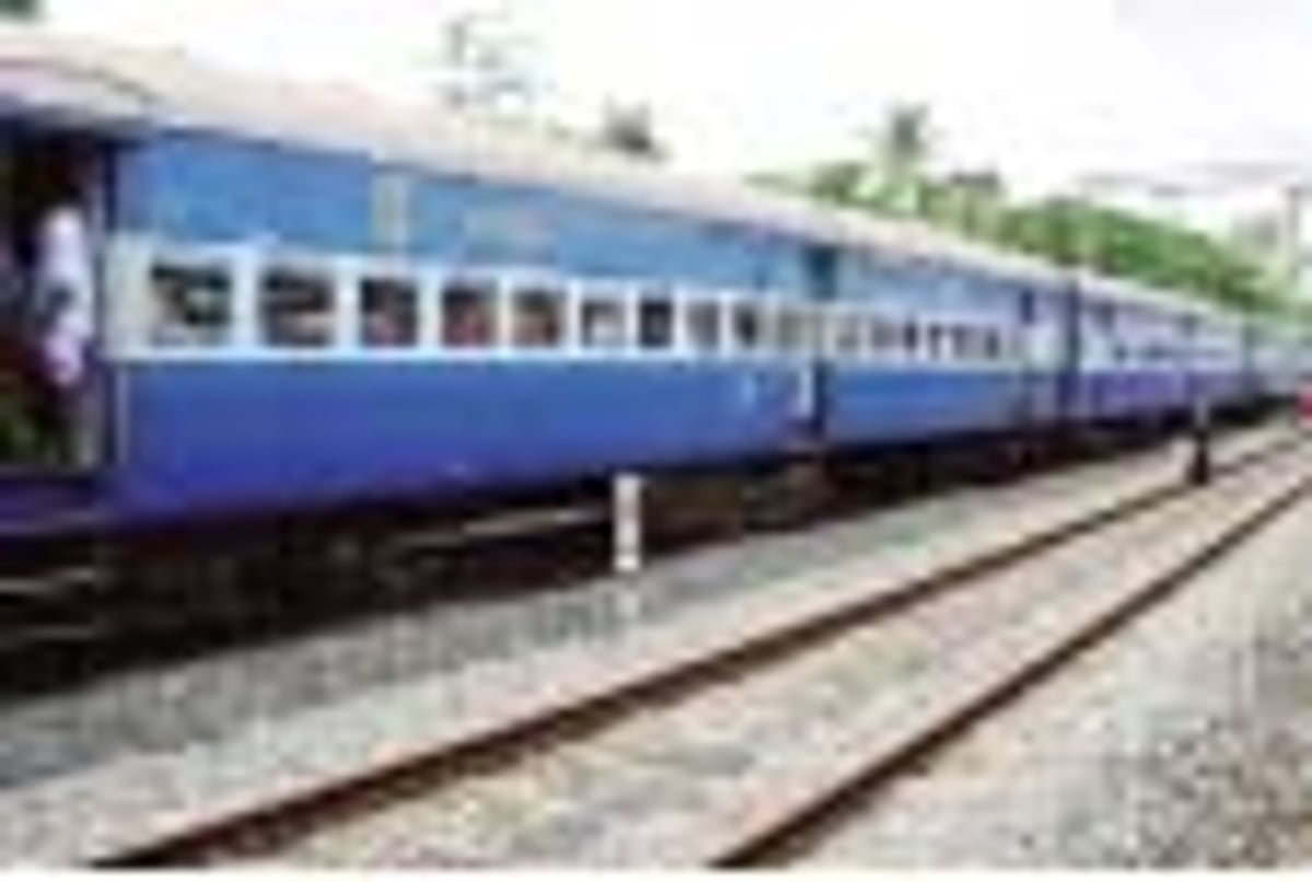 அறிவித்தபடி விரைவு ரயில்களை இயக்குவதில் சிக்கல்