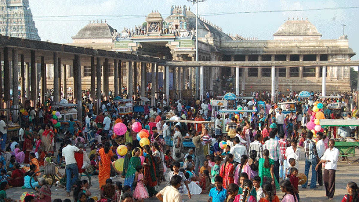 காணும்பொங்கல்: சிதம்பரம் ஸ்ரீநடராஜர்கோயிலில் திரண்ட மக்கள்