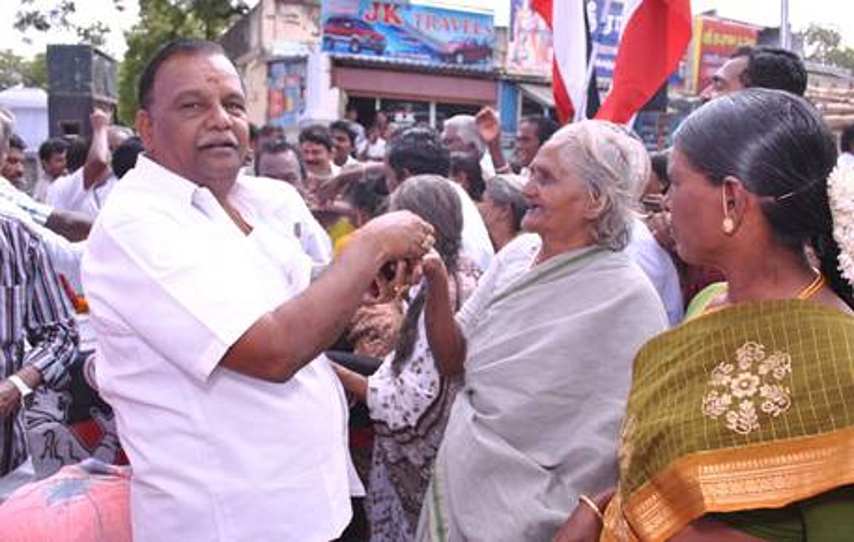 ஸ்ரீவிலி. ஒன்றியப் பகுதியில் எம்.ஜி.ஆர். பிறந்தநாள் விழா