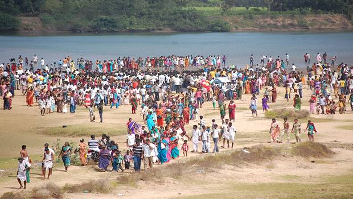 சிதம்பரம் அருகே விநோதமான கன்னிபூஜை விழா
