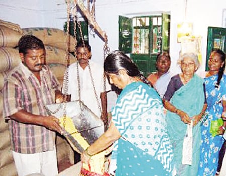 கடலூர் மாவட்டத்தில் ரேஷன் பொருள்கள் வழங்குவதில் குளறுபடி 