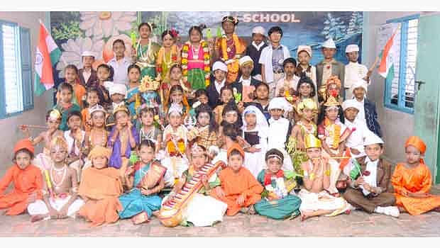 ஒயிட் ஃபீல்டு பள்ளியில் குடியரசு நாள் விழா