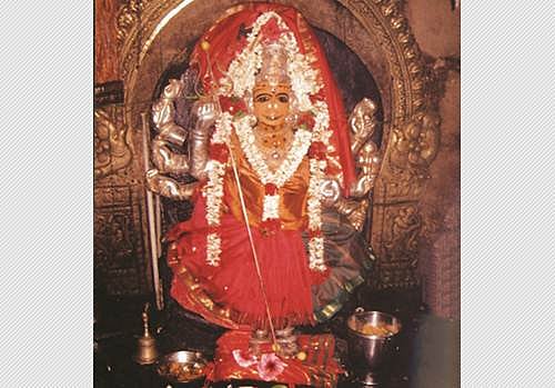 கருணையின்வடிவம் காரத்தொழு அழகு நாச்சியம்மன்