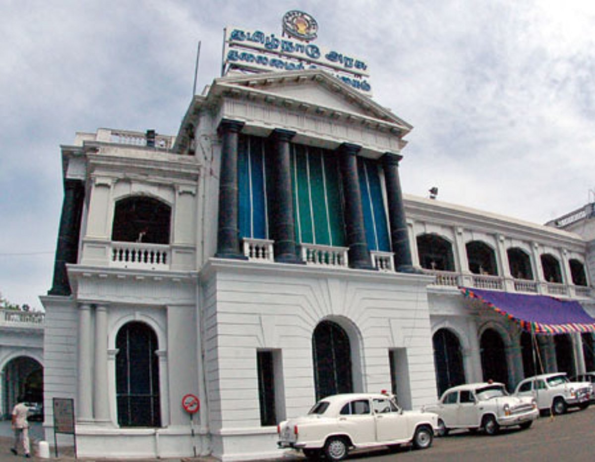 புனித ஜார்ஜ் கோட்டை உள்பட பழமையான கட்டடங்களுக்கு வரைபடங்கள் தயாரிப்பு