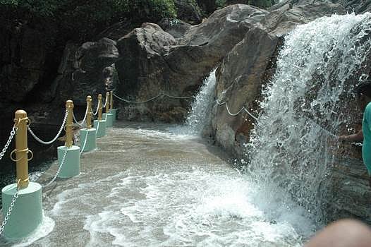 மணிமுத்தாறு அருவி நாளை மறுநாள் திறப்பு: சுற்றுலாப் பயணிகள் குளிக்க அனுமதி