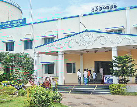 அதிகாரிகளின்றி இயங்கும் அம்பத்தூர் மண்டல அலுவலகம்