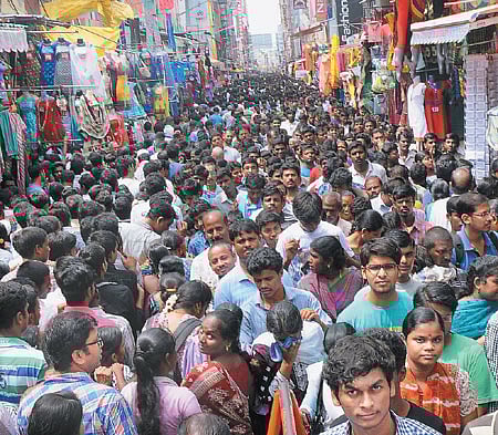 தீபாவளி: மக்கள் வெள்ளத்தில் தியாகராய நகர்