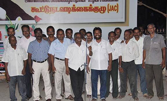 அண்ணாமலைப் பல்கலை. ஆசிரியர்-ஊழியர் சங்க கூட்டமைப்பினர் ஆர்ப்பாட்டம்