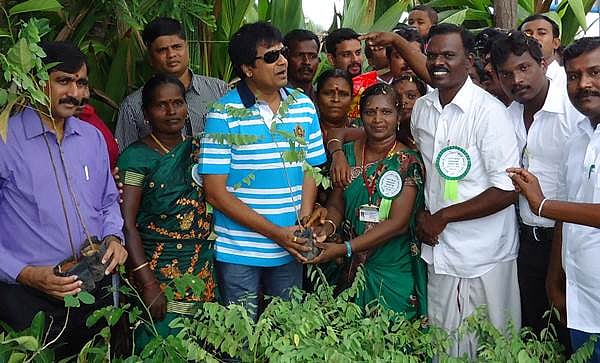 மரம் வளர்ப்பது மக்கள் இயக்கமாக மாற வேண்டும்: நடிகர் விவேக்