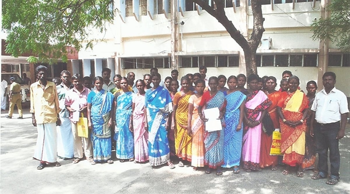 மதுக்கடையை மூட வலியுறுத்தி ஆட்சியர் அலுவலகத்தை பொதுமக்கள் முற்றுகை