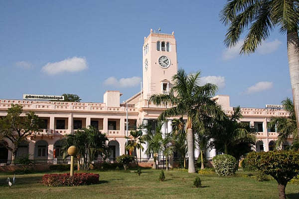 நோயாளிகள் படுக்கை கட்டணம் ரத்து: அண்ணாமலை பல்கலை. சிண்டிகேட் கூட்டத்தில் முடிவு