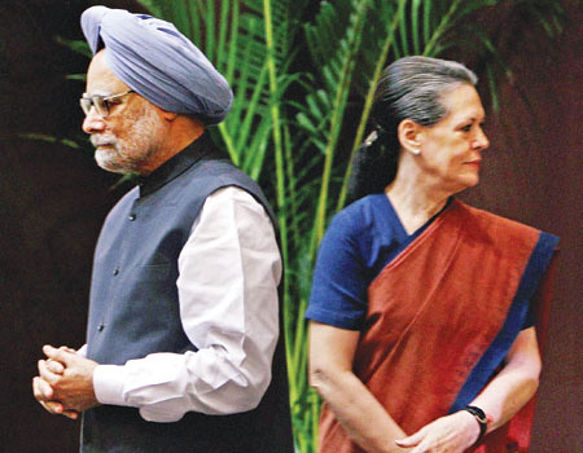 வலுக்கிறது மன்மோகன் - சோனியா மோதல்?