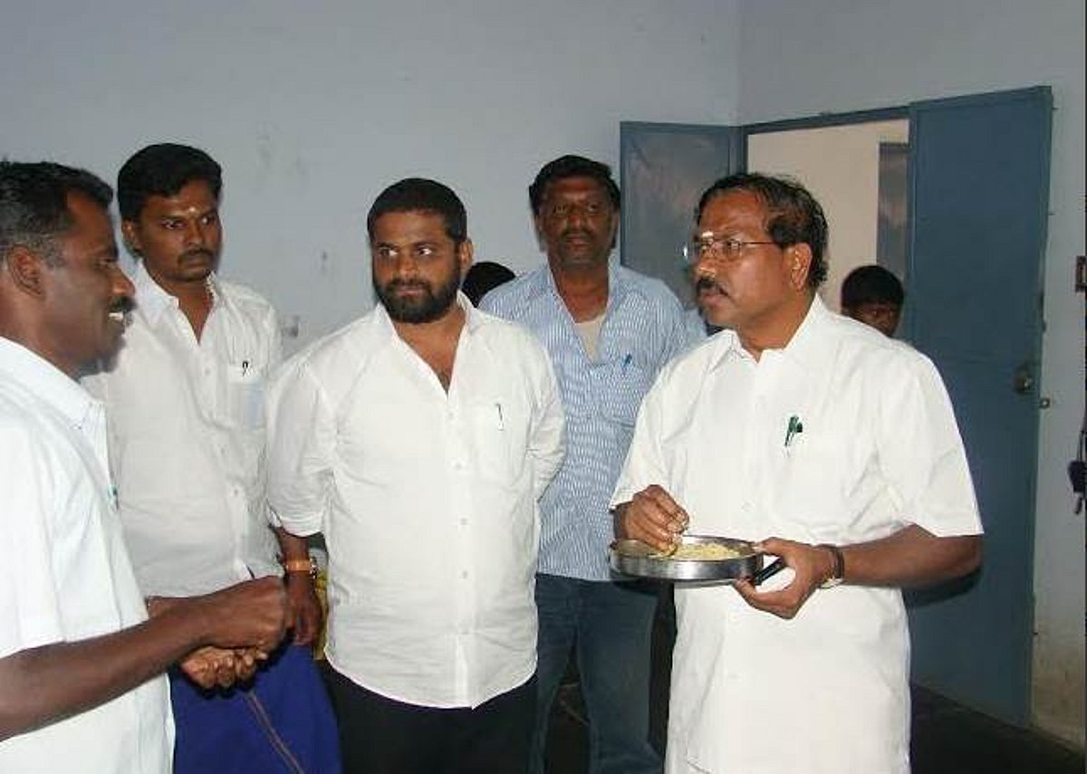 விருதுநகர் அரசு ஆதிதிராவிட மாணவர் விடுதியில் எம்.எல்.ஏ பாண்டியராஜன் திடீர் ஆய்வு