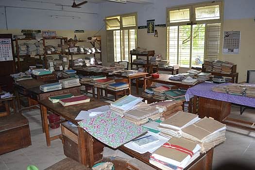 வணிக வரித்துறை அலுவலர்கள் சங்கத்தினர் வேலை நிறுத்தப்போராட்டத்தால் பணிகள் பாதிப்பு