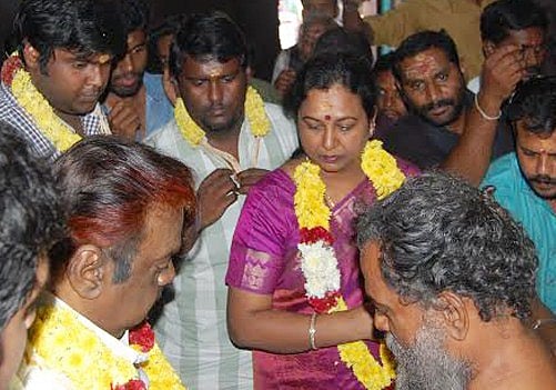 சிதம்பரம் தில்லைக்காளி கோயிலில் விஜயகாந்த் குடும்பத்தினருடன் சாமி தரிசனம்