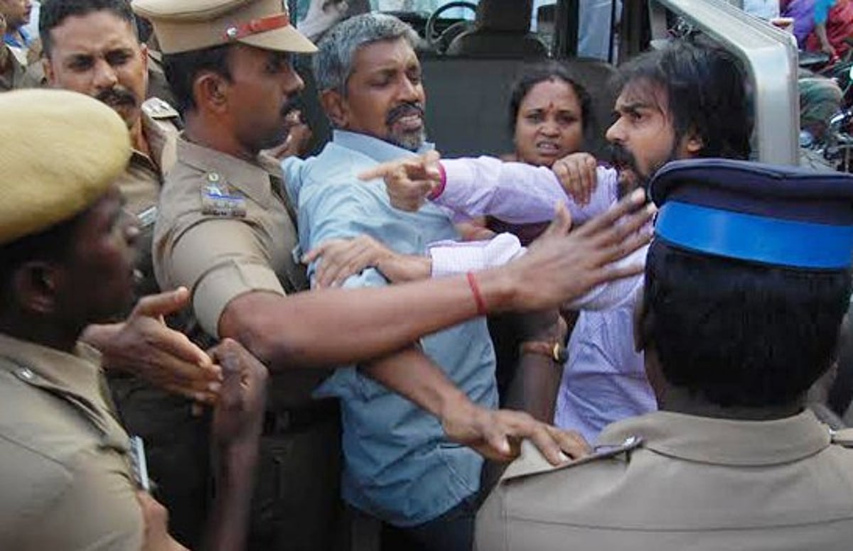 இன்ஸ்பெக்டரை அசிங்கமாக திட்டி கொலை மிரட்டல் விடுத்த விஜயகுமாரசுவாமிகள் கைது