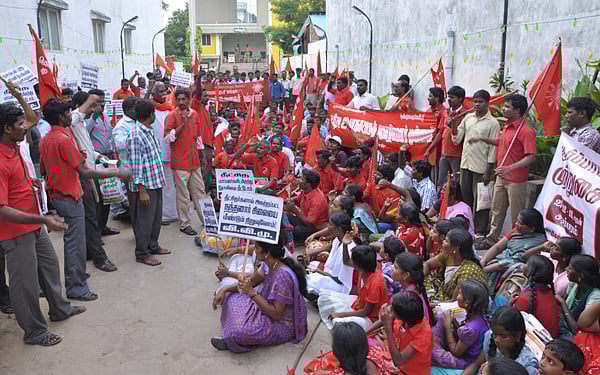 நடராஜர் கோயில் தெற்குவாயிலை திறக்க கோரி முற்றுகை போராட்டம்: 37 பெண்கள் உள்ளிட்ட 199 பேர் கைது