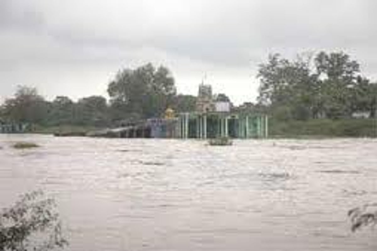 தாமிரவருணியில் வெள்ளப்பெருக்கு: பாபநாசம், மணிமுத்தாறு அணைகள் மூடல்