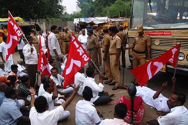 சிதம்பரத்தில் விவசாயிகள் மறியல்: 42 பேர் கைது