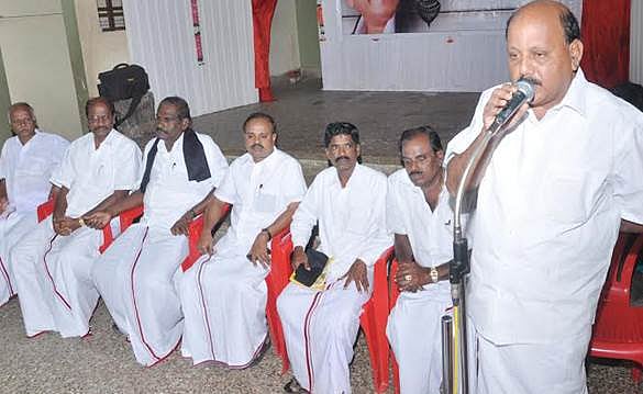 மழையில் சேதமுற்ற சிதம்பரம் சாலைகளை சீரமைக்க மதிமுக கோரிக்கை