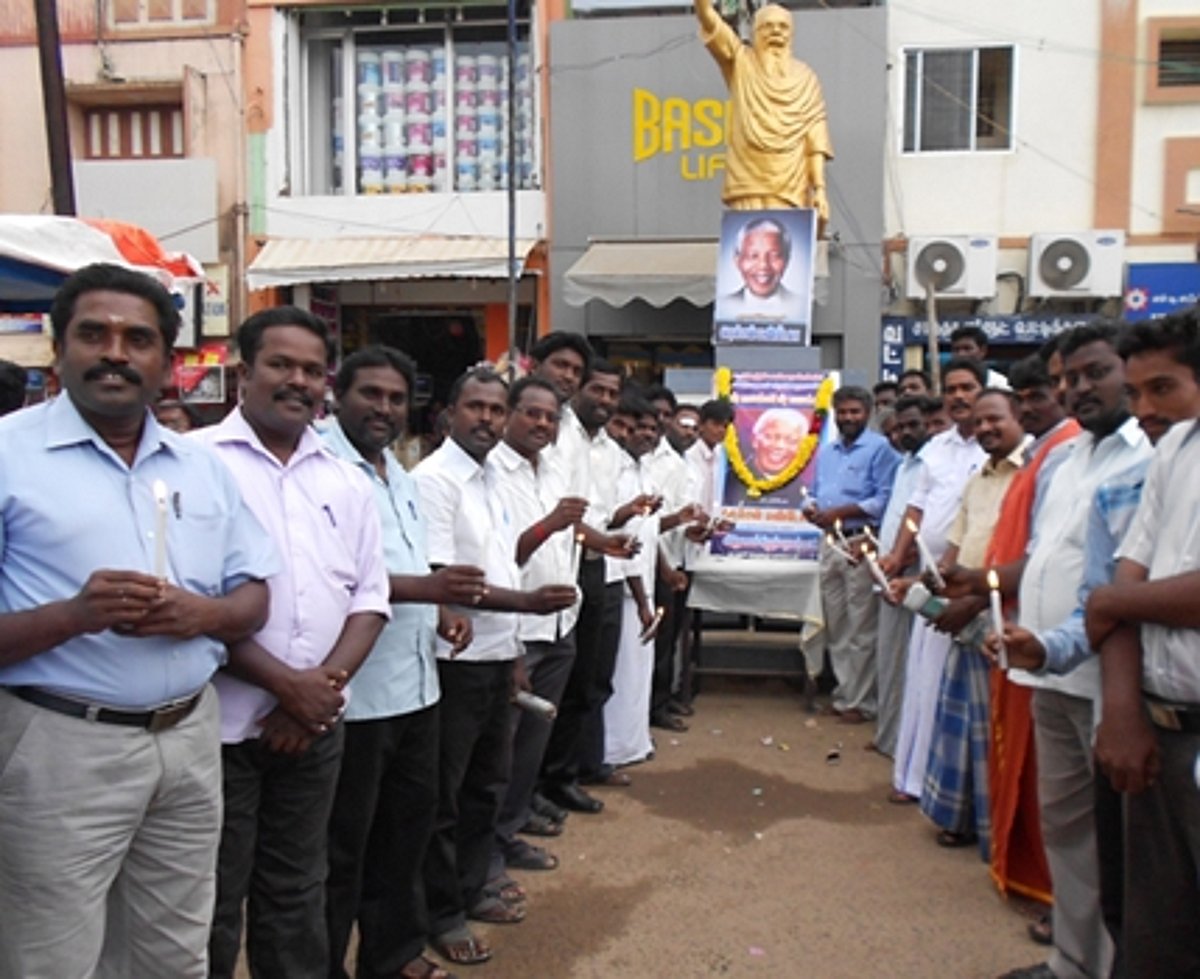 மண்டேலா மறைவிற்கு விடுதலைச் சிறுத்தைகள் அஞ்சலி!