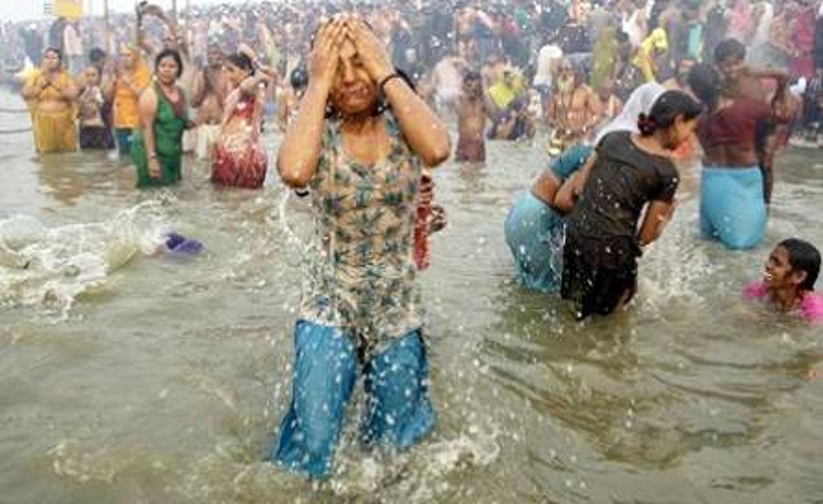 தில்லி பலாத்கார சம்பவமும், கோடிகளில் குழுமும் கும்பமேளாக் கூட்டமும்! - ஒரு பார்வை!