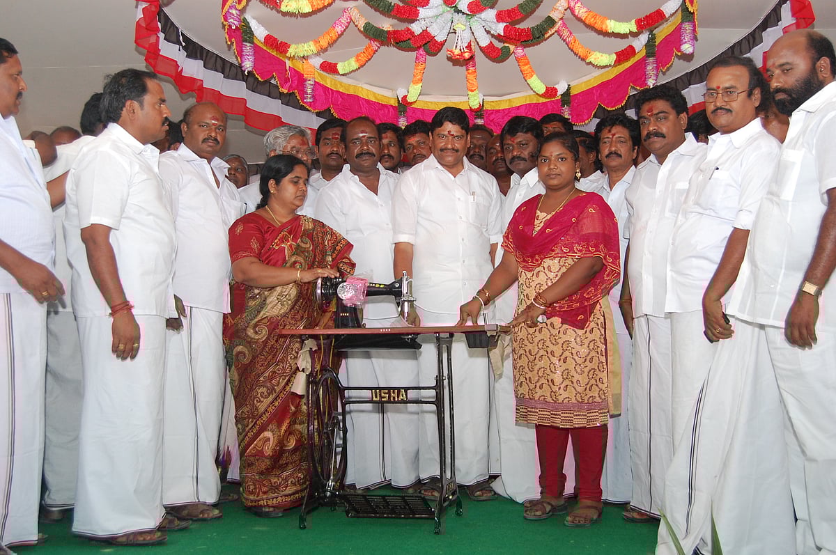 ஜெயலலிதாவின் எண்ணத்தை நிறைவேற்றும் மாவட்டமாக கடலூர் மேற்கு மாவட்ட அதிமுக திகழ்கிறது: அமைச்சர் எம்.சி.சம்பத்