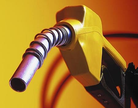 இரவில் பெட்ரோல் பங்குகளை மூடும் பரிசீலனை : பிரதமர் அலுவலகம் நிராகரிப்பு