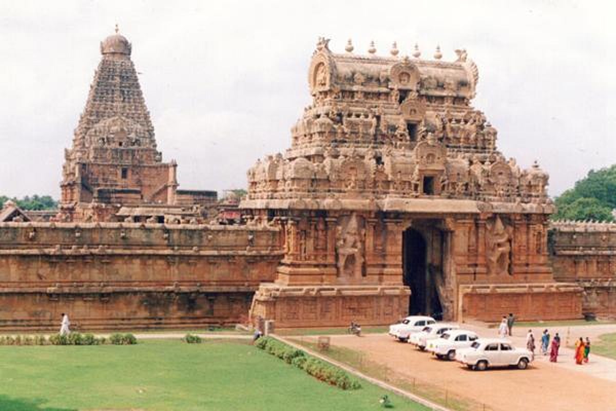 இந்த நாளில் அன்று(08.06.1997)தஞ்சை பெரிய கோயில் தீவிபத்து - பட்டாசுப் பொறியே காரணம் : முதல்வர் கருணாநிதி தகவல்