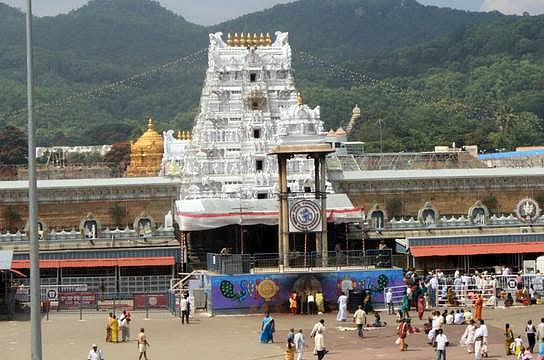 சந்திர கிரகணத்தை முன்னிட்டு ஏழுமலையானின் தரிசன நேரம் மாற்றம்