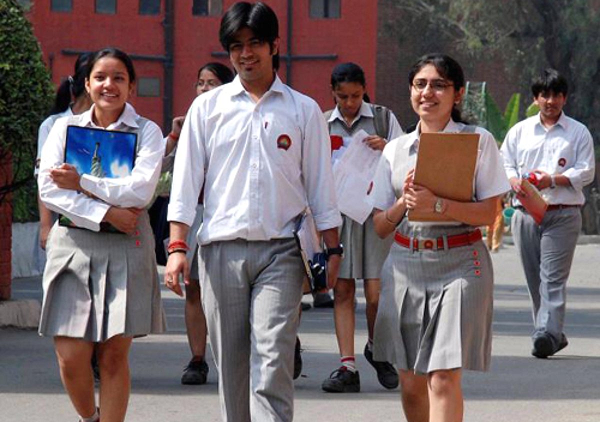 சிபிஎஸ்இ: இந்தாண்டு முதல் ஓபன் புக் முறையில் பாடம்