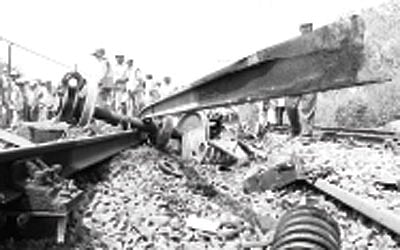 தண்டவாள பராமரிப்பு பணிகள் இல்லாததே ரயில் விபத்துக்கு காரணம்?